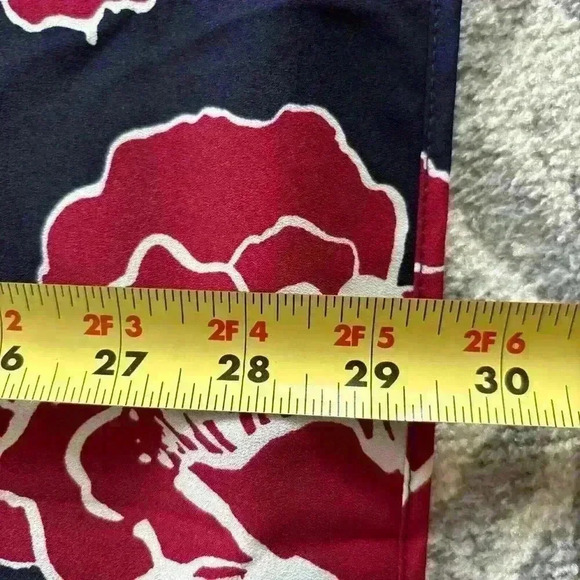 Gap Sleeveless Blouse Floral Red and Navy Size XXL - Picture 8 of 9